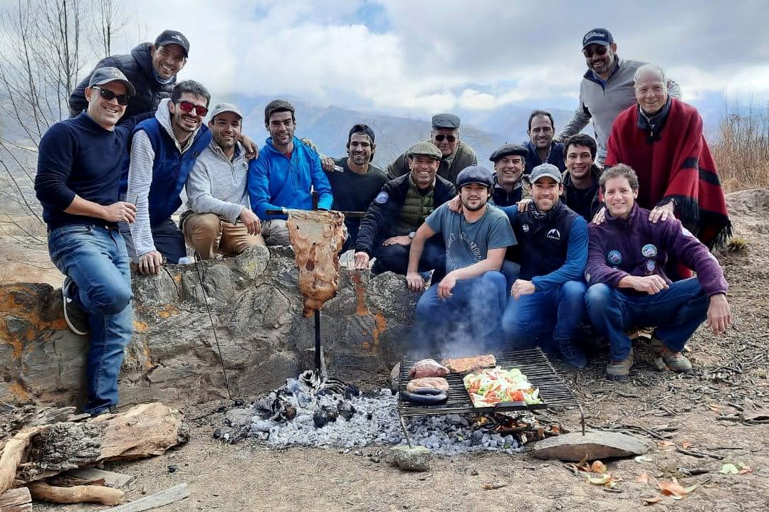 Fuego entre piedras
